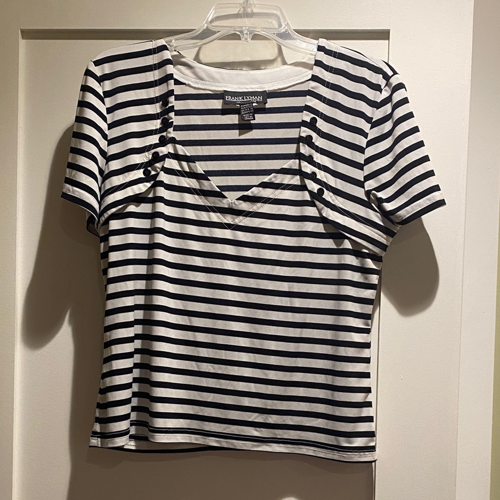 Frank Lyman Design Black and White Striped Short Sleeve Top. Size 16